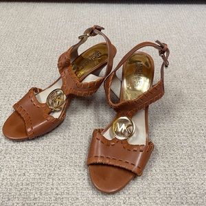 Sandals heeled